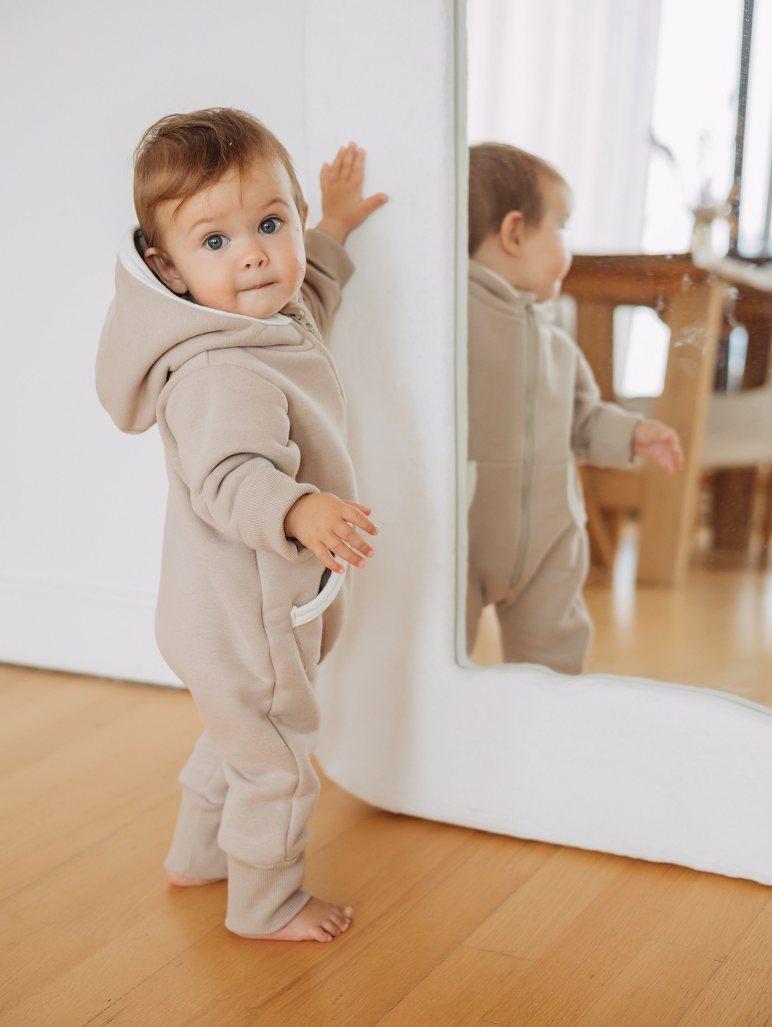 Бежевый комбинезон из футера - фотография товара