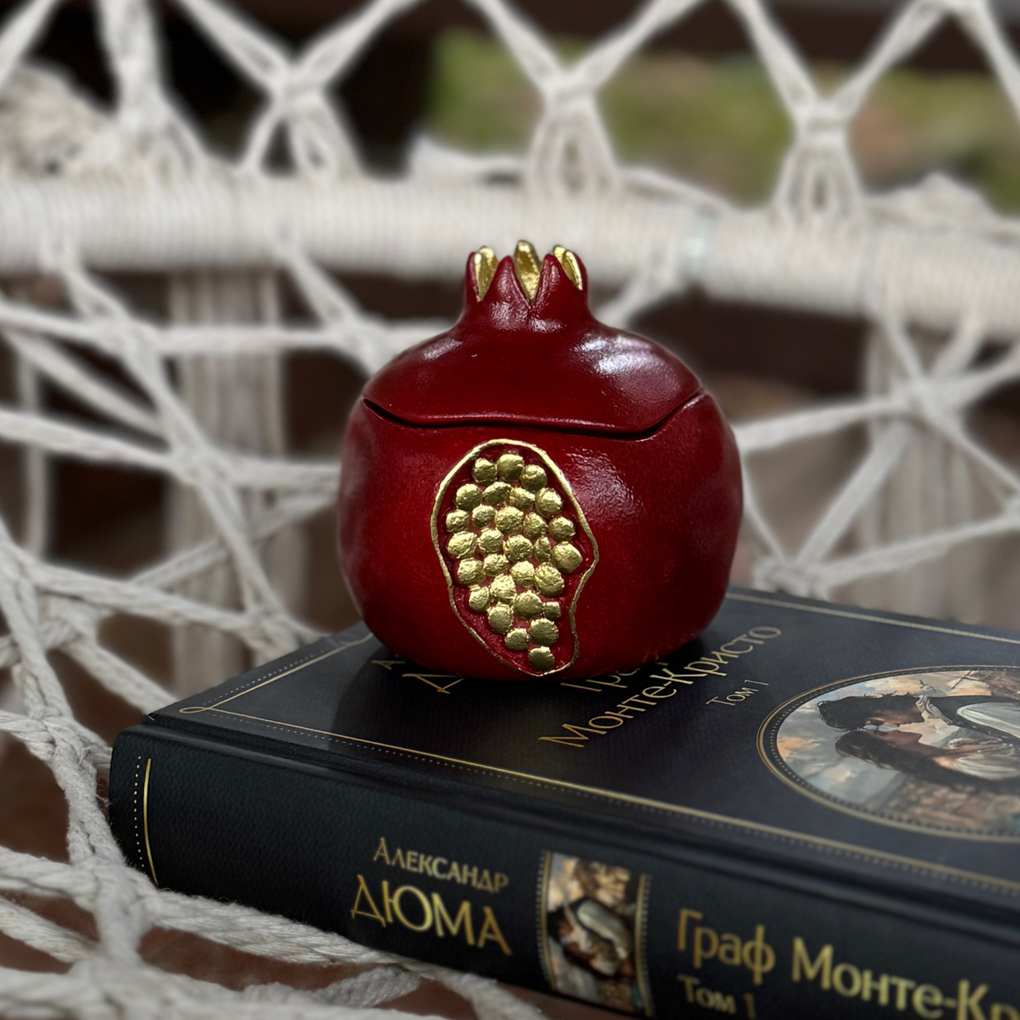 Свеча ароматическая «Гранат» красная в интерьерном кашпо - фотография товара