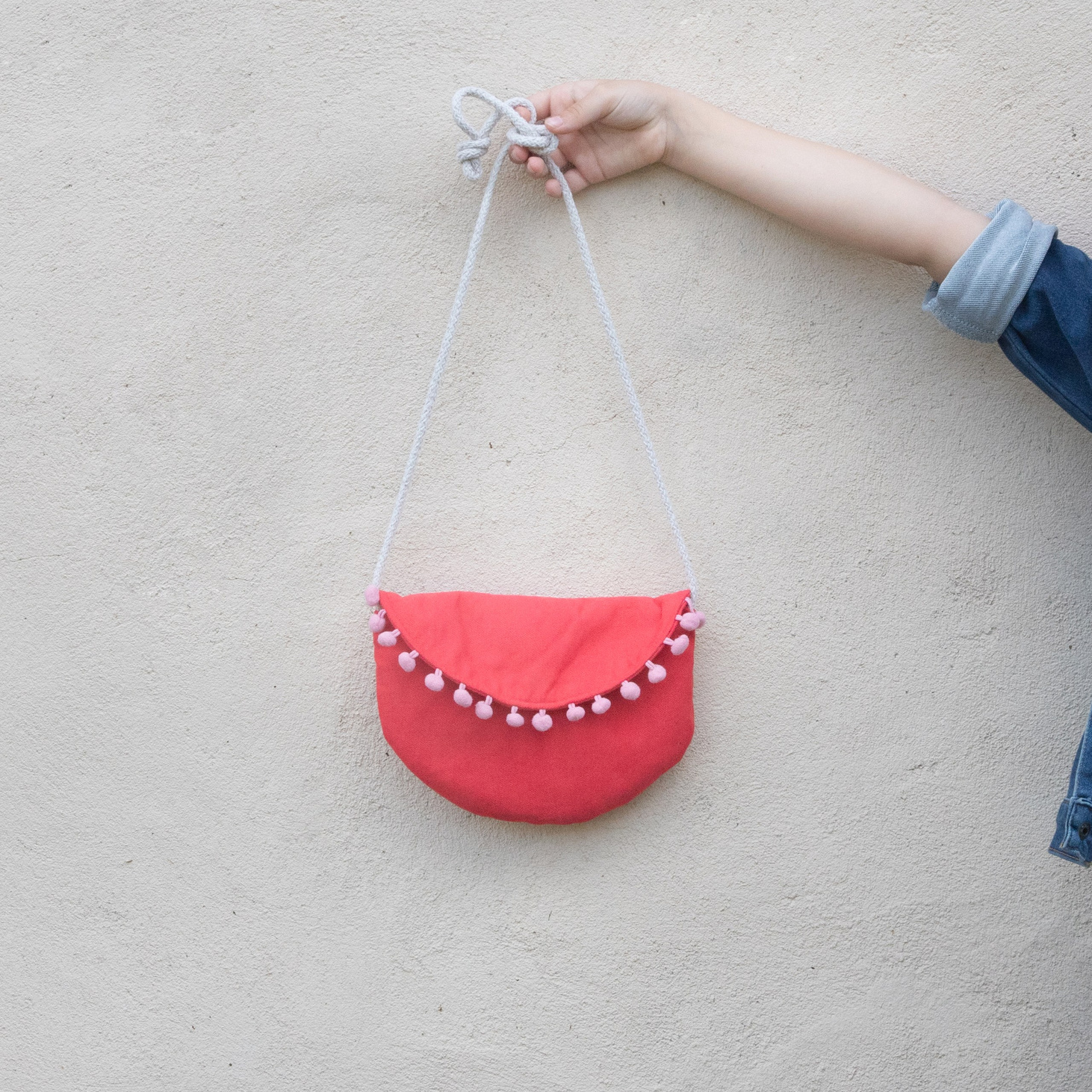 Сумочка для девочки "Помпончики" - фотография товара