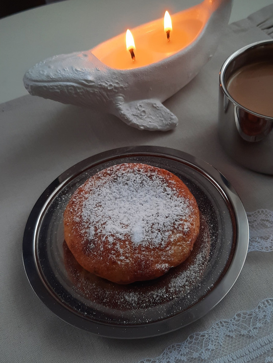 Свеча "Кит" с ароматом Чёрное море