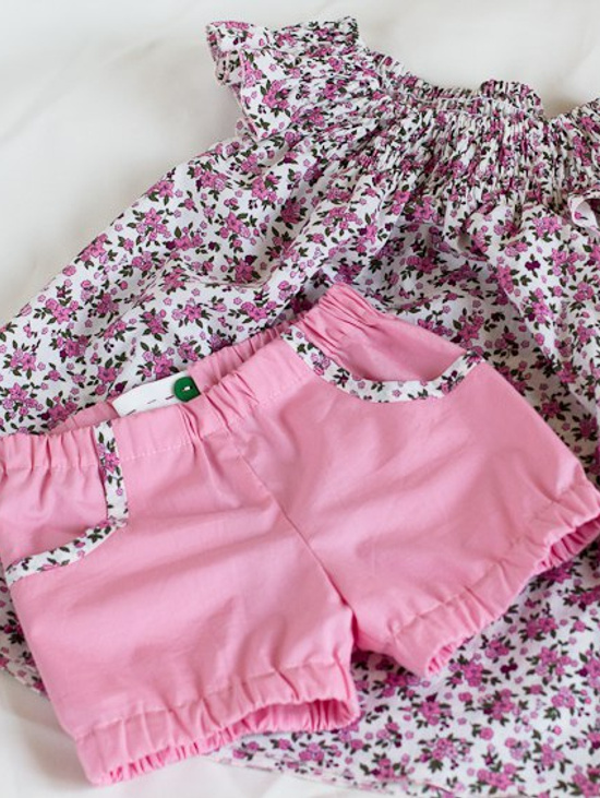 Комплект для девочки - Туника, шорты и панама "Цветочки"