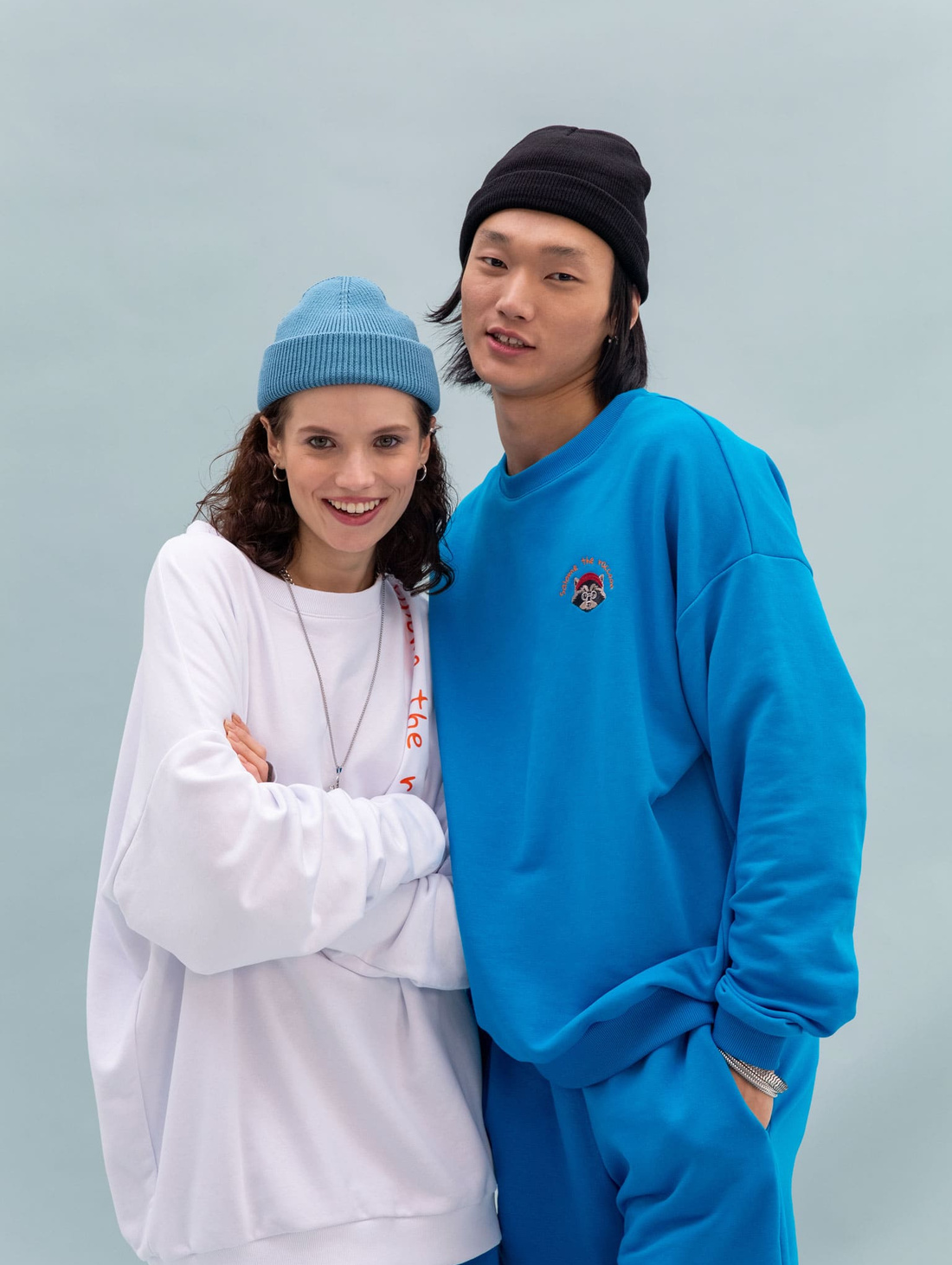 Свитшот SWEATSHIRT LONG SLEEVE RACCOON-WHITE BLUE - фотография товара