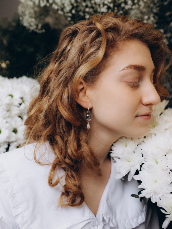 Серьги "Девушка в окне"