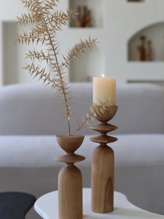 Лаконичный подсвечник из натурального дерева