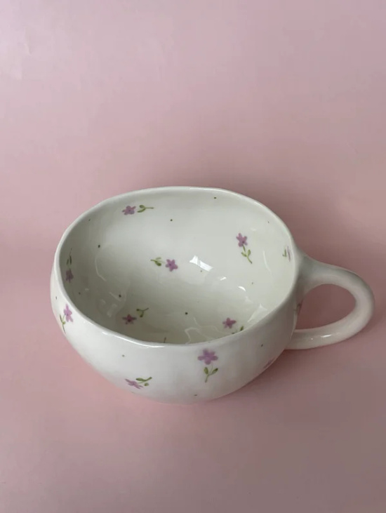 Керамическая кружка ручной работы «Сиреневые цветы»