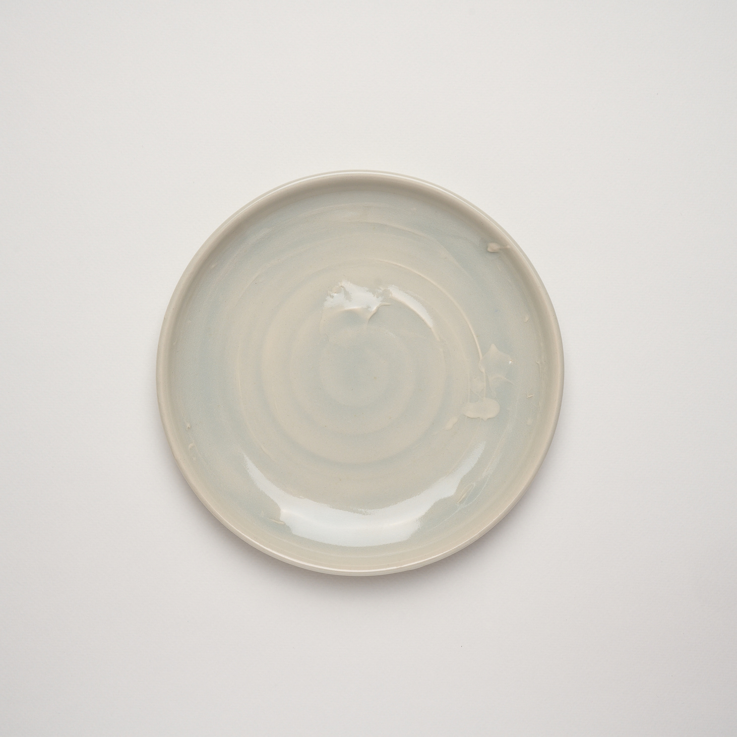 Тарелка Umami несовершенная, серого цвета - фотография товара