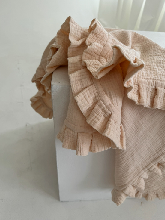 Муслиновый плед с рюшей "Румяный"