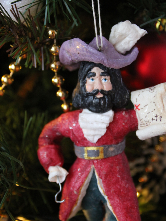 Ватная ёлочная игрушка "Пират с картой"