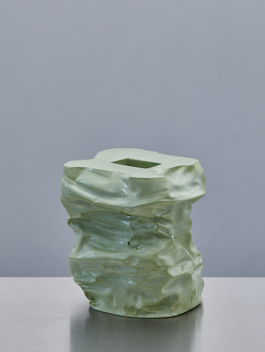 Ваза "Wavy Vase" Оливковый - фотография товара