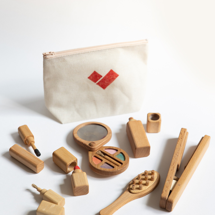 Игровой деревянный набор косметики