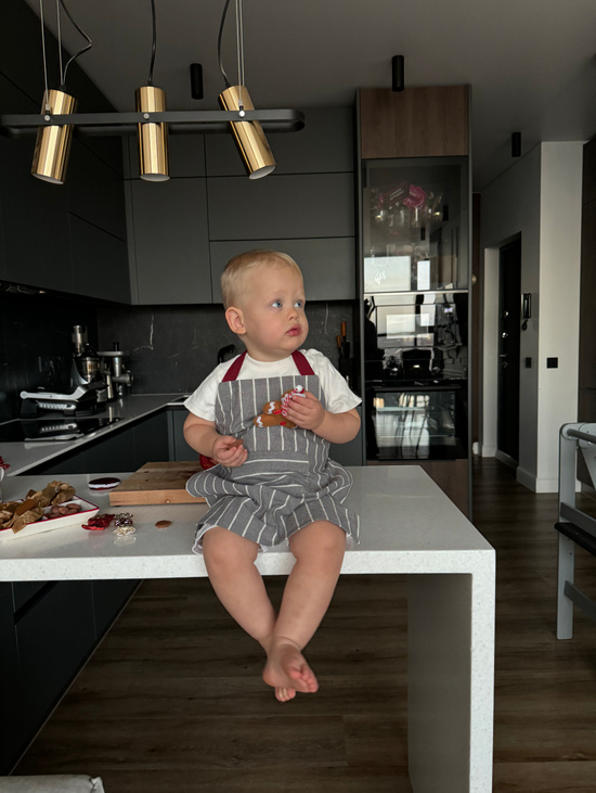 Кухонные фартуки для взрослых и детей