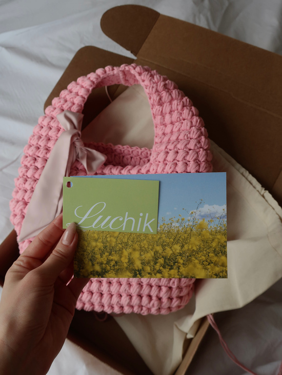 Вязаная сумка в розовом цвете Bloom