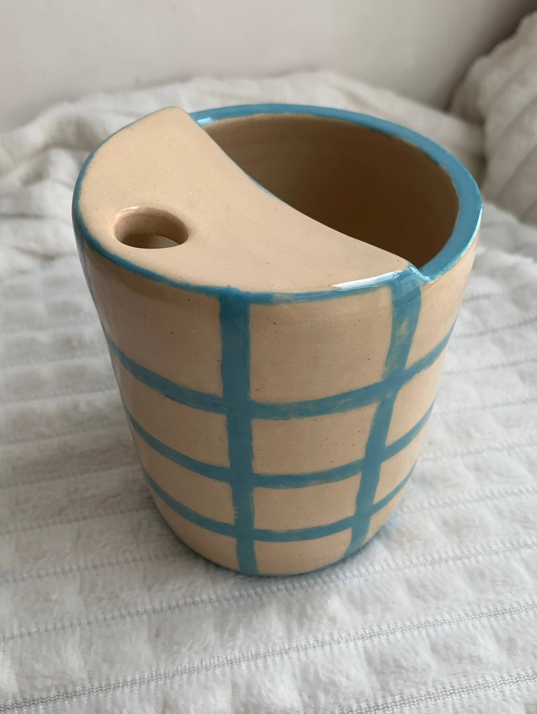 Кружка "Голубая клетка" под трубочку - фотография товара