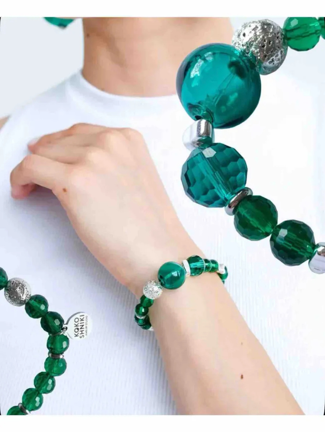 Браслет из зелёного муранского стекла и серебрёной лавы - фотография товара