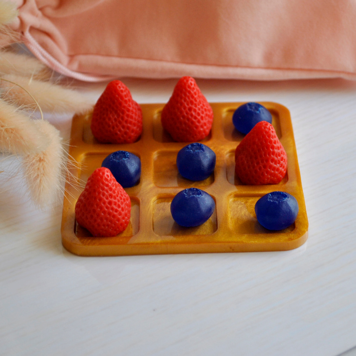 Крестики нолики "Клубника, голубика"