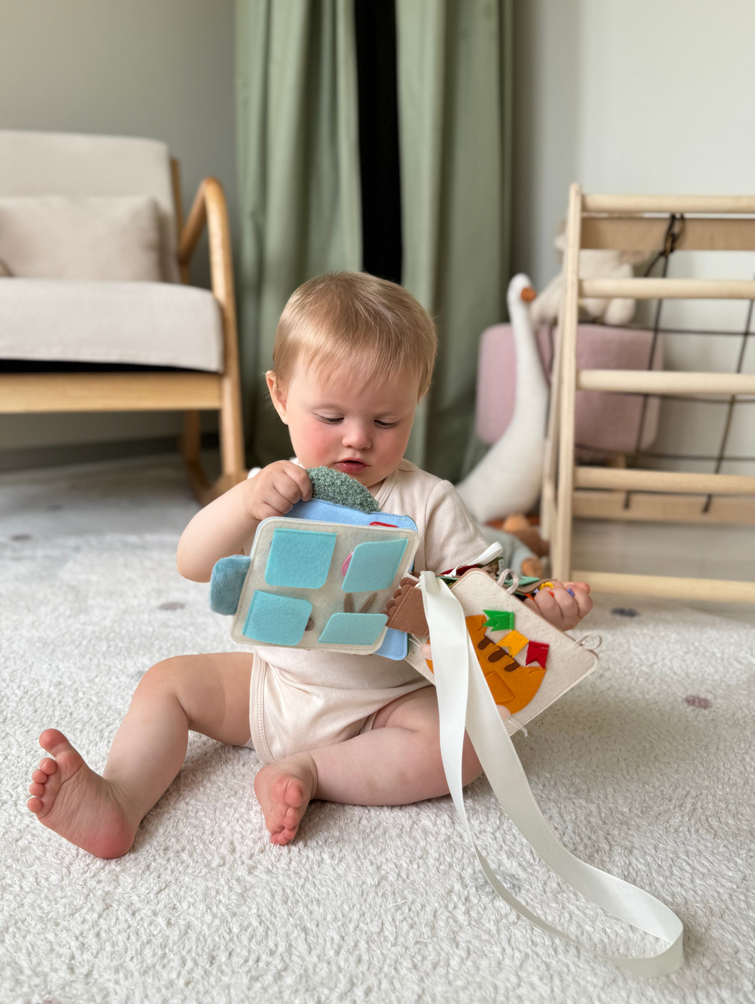 Мини книжка в коляску из фетра - фотография товара