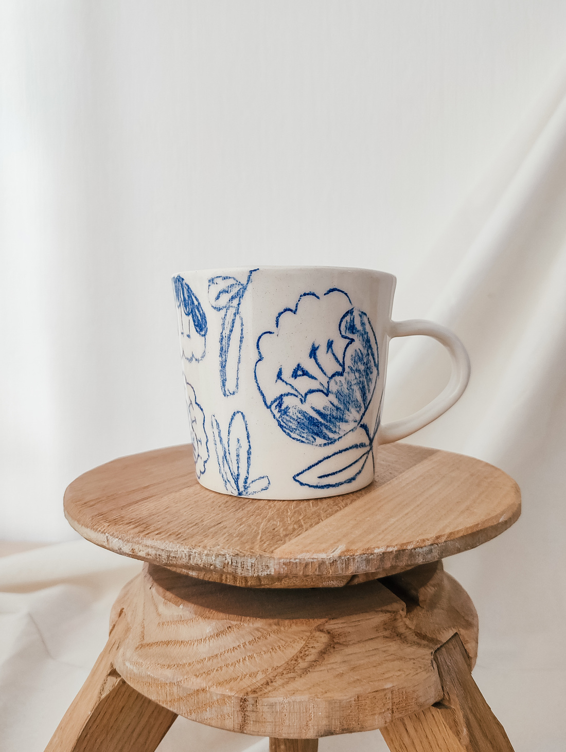 Кружка "Цветы" карандаш - фотография товара