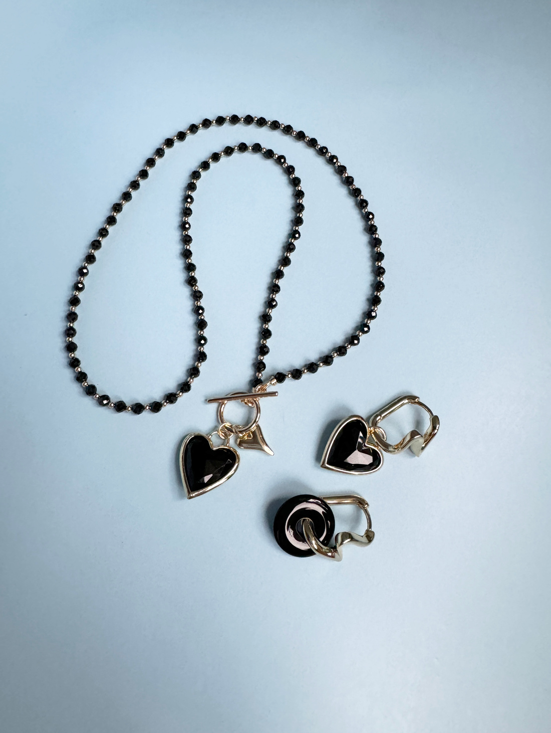 Колье из черной шпинели "Двойное сердце" - фотография товара