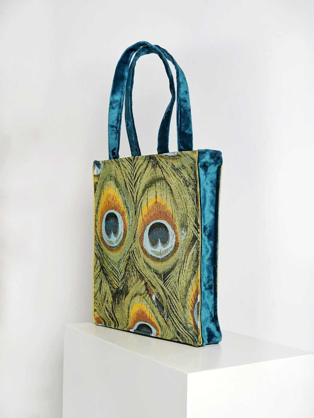 Сумка-шоппер "Изумрудное перо павлина" - фотография товара