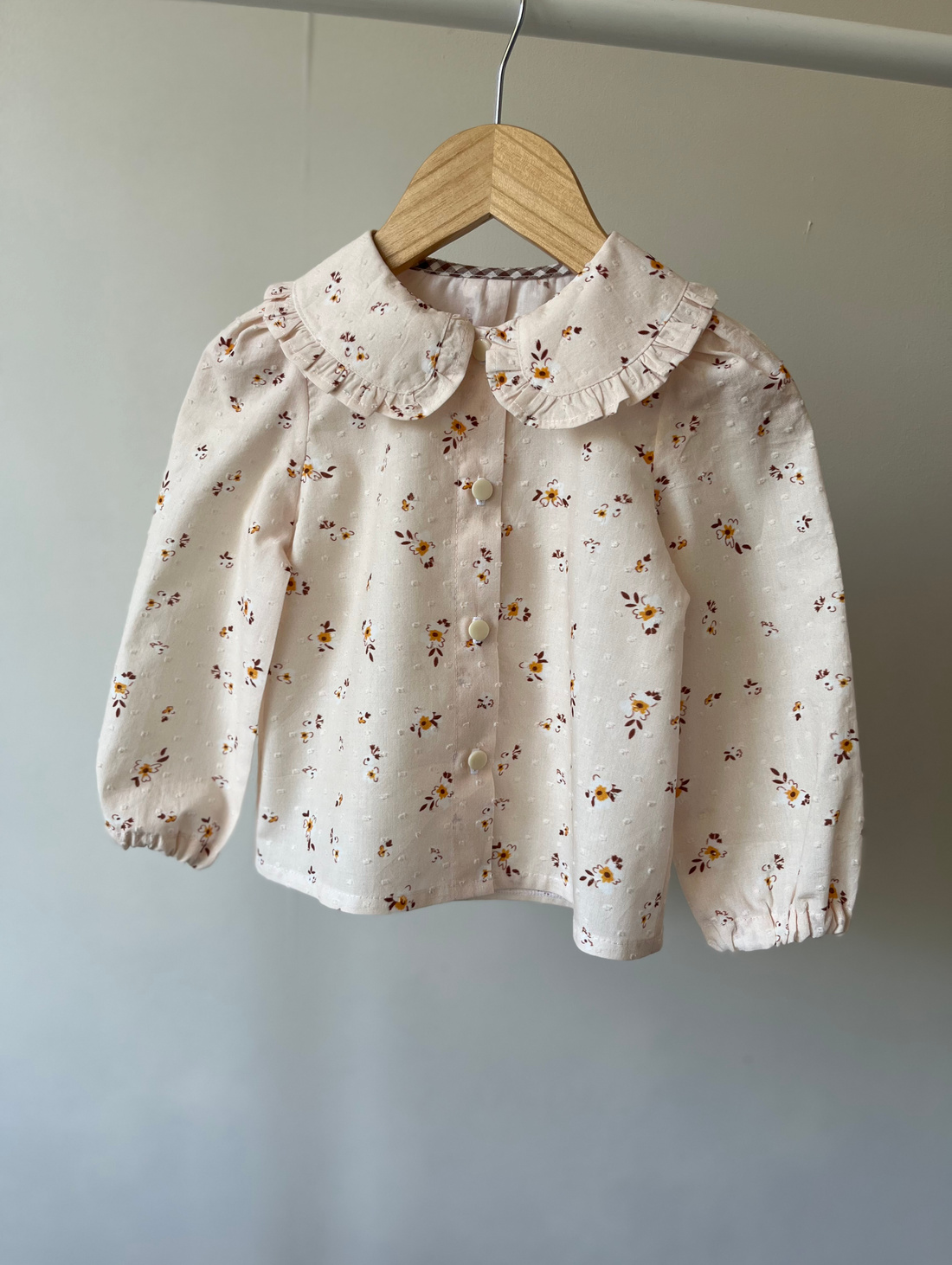 Блузка для девочки с ретро воротничком - фотография товара