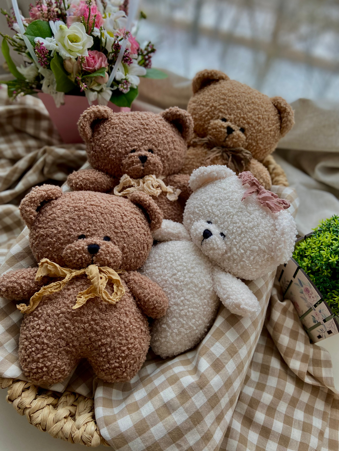 Мягкая игрушка "Белоснежная девочка мишка из букле" - фотография товара