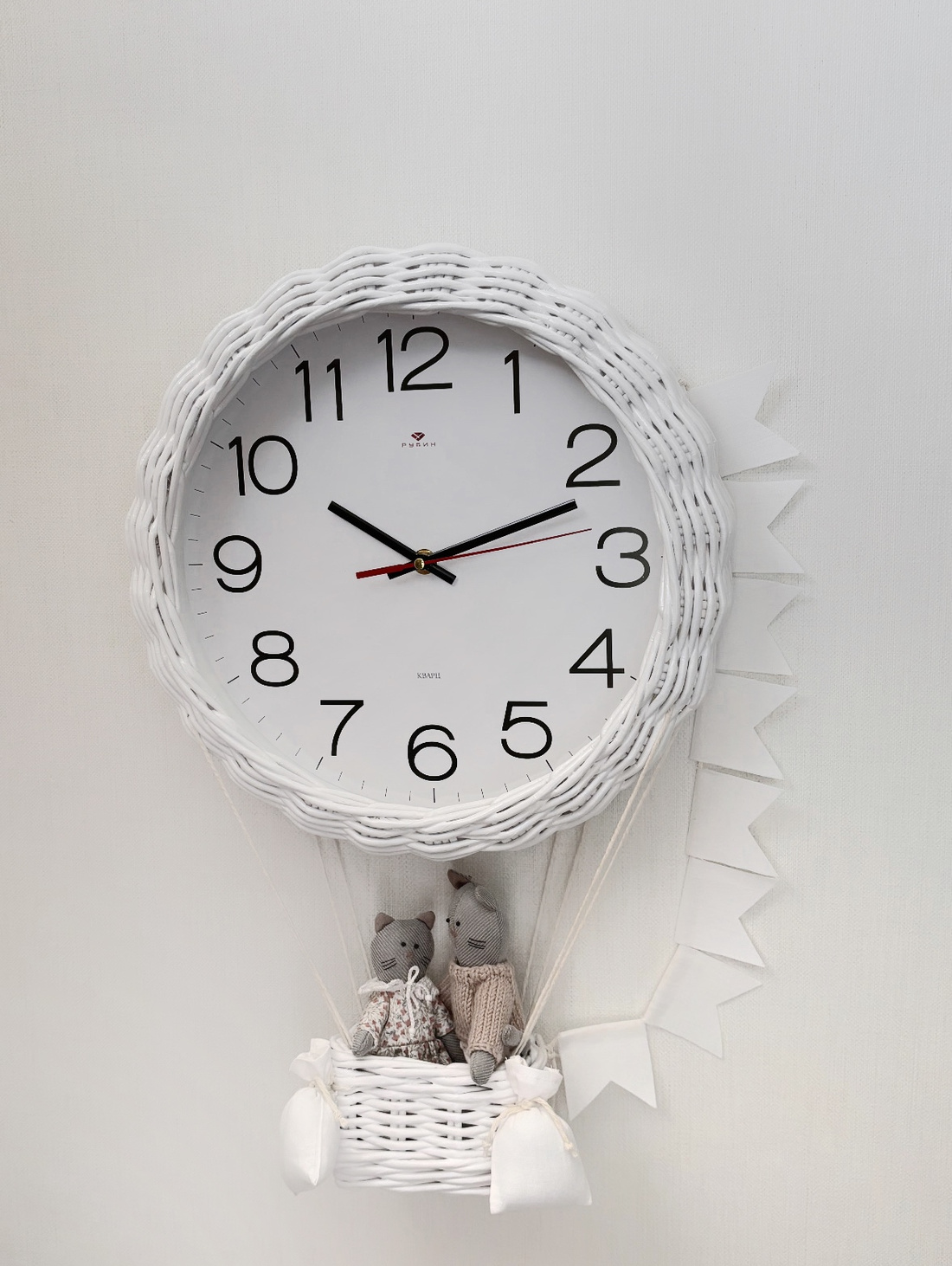 Настенные часы воздушный шар. Часы в детскую - фотография товара