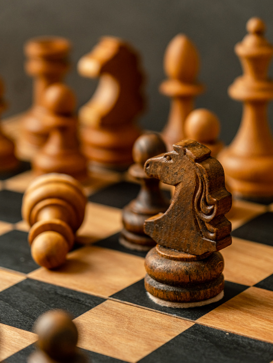 Деревянные шахматы