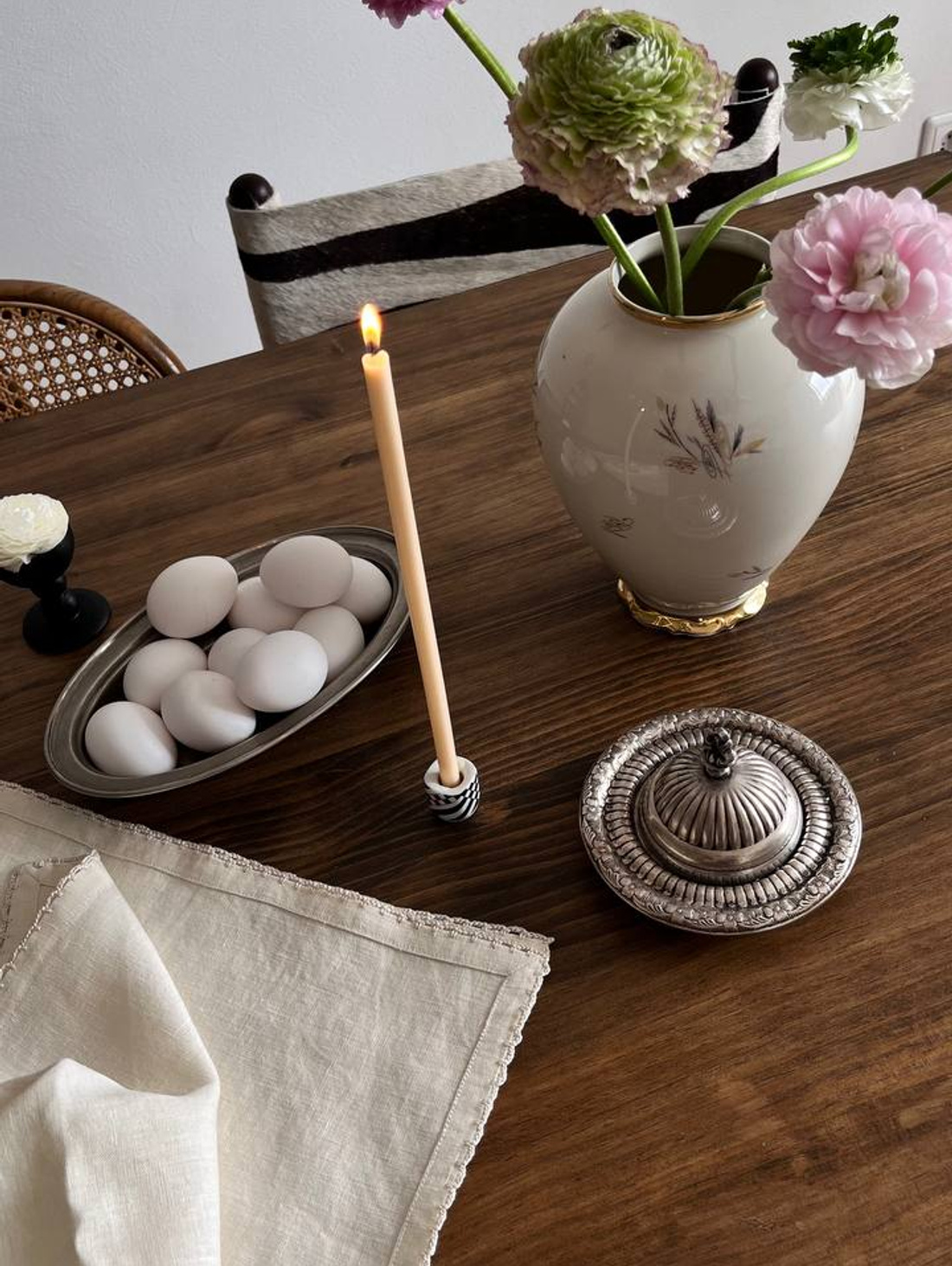 Набор тонких высоких свечей (12 шт) - фотография товара