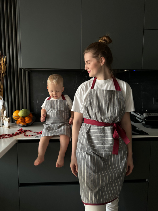 Кухонные фартуки для взрослых и детей