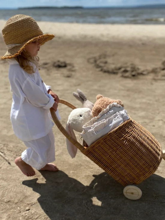 Плетеная тележка