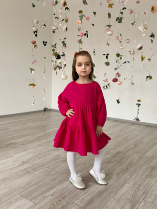 Платье для девочки из муслина с вышивкой