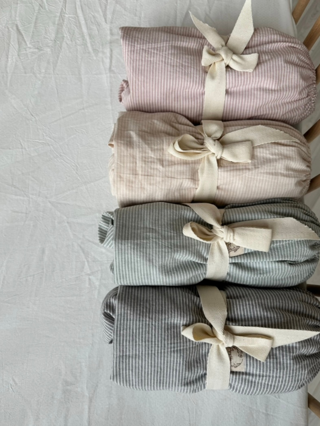 Простынь на резинке "Полоска" стираный хлопок - фотография товара