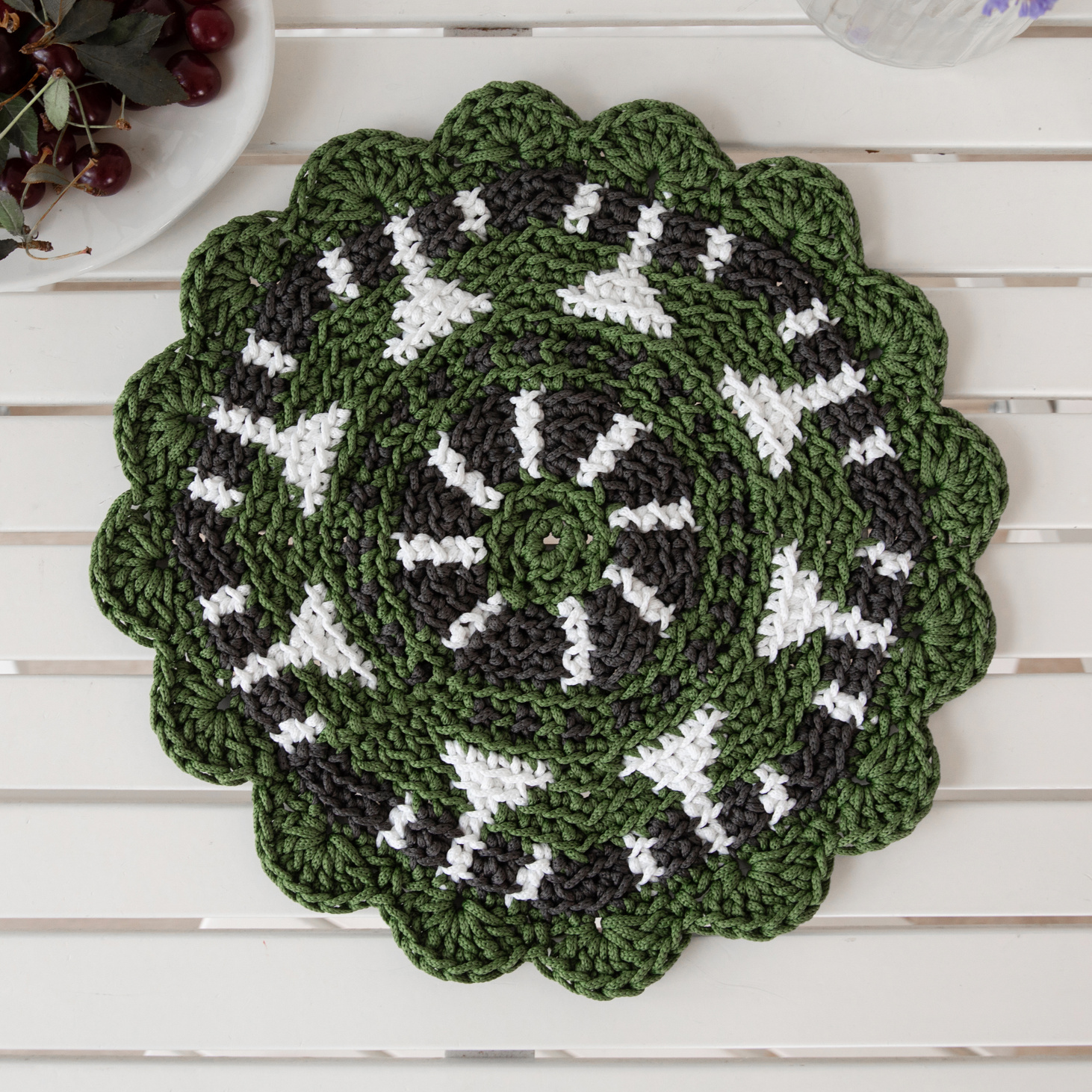 Салфетка трехцветная (зеленая) для сервировки/декора - фотография товара