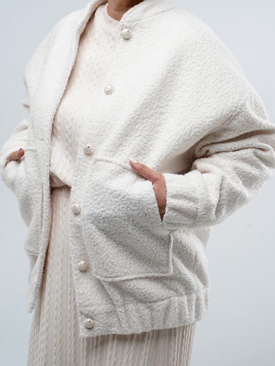 Бомбер из ткани букле "Plombir"